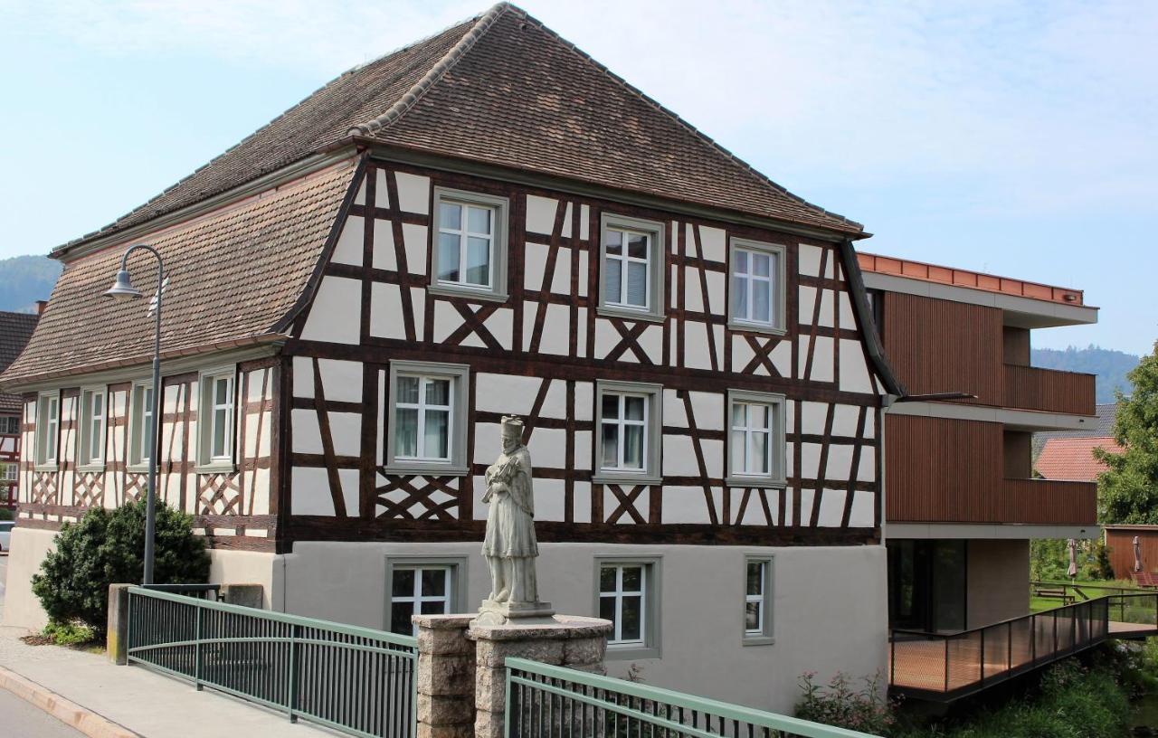 Sternen Bohlingen Aparthotel Екстериор снимка